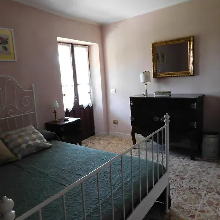 Signorina Felicita Bed & Breakfast