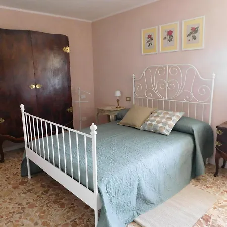 Signorina Felicita Bed & Breakfast *
